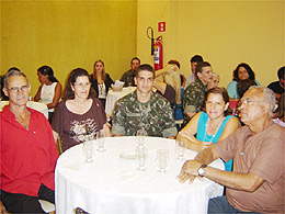 Homenagem: Tiro-de-Guerra comemora o Dia das Mães	
