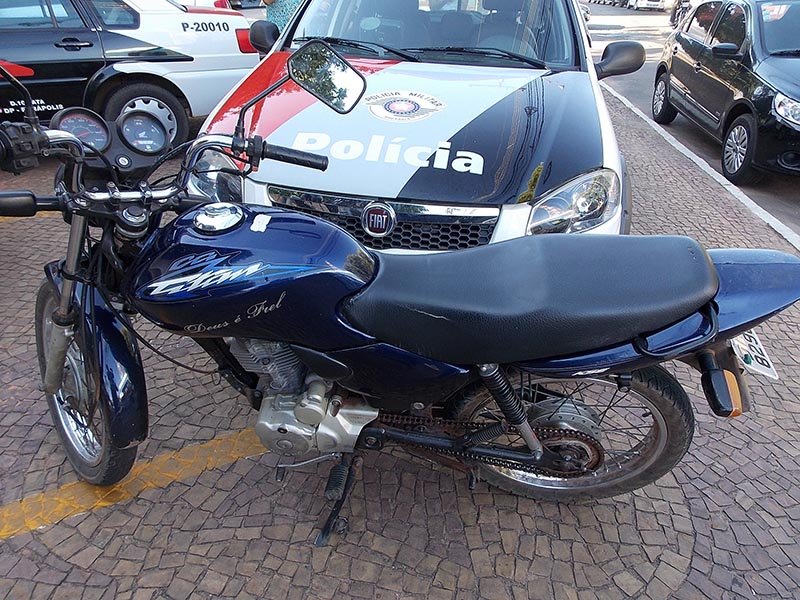 Moto furtada em Birigui é encontrada e jovem preso
