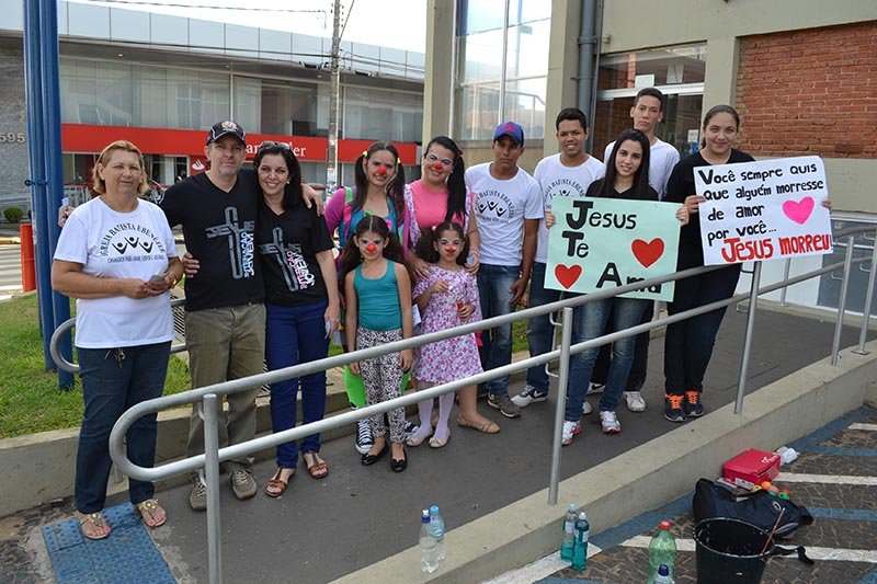 Jovens participam do Dia da Evangelização Global