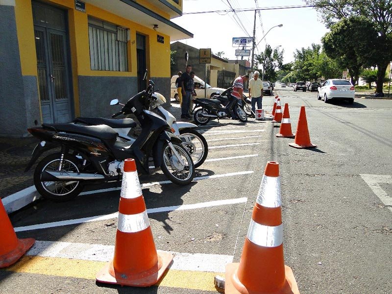 Secretaria de Trânsito de Penápolis propõe mudanças no estacionamento para motos