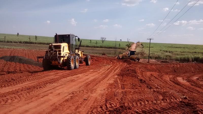 Bairro Paraguai: Prefeitura executa manutenção em estrada rural