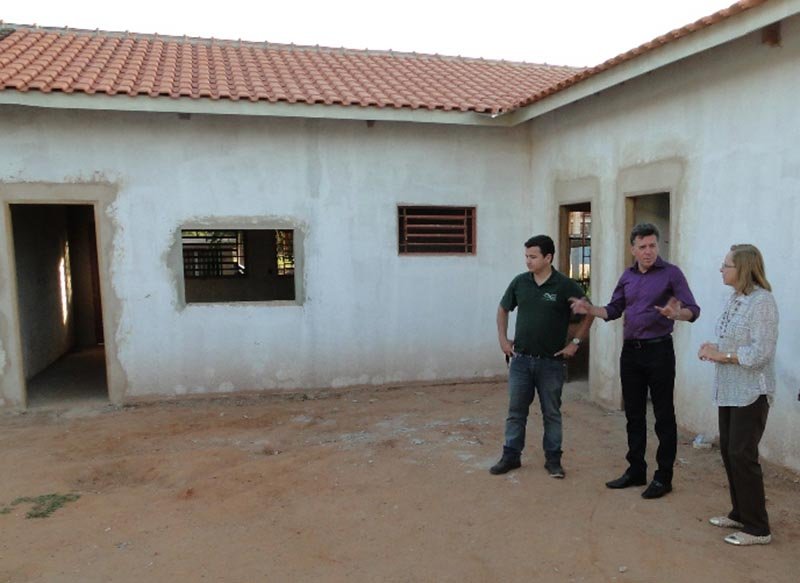 Prefeito Célio de Oliveira acompanha obras nas duas creches do Jardim Eldorado