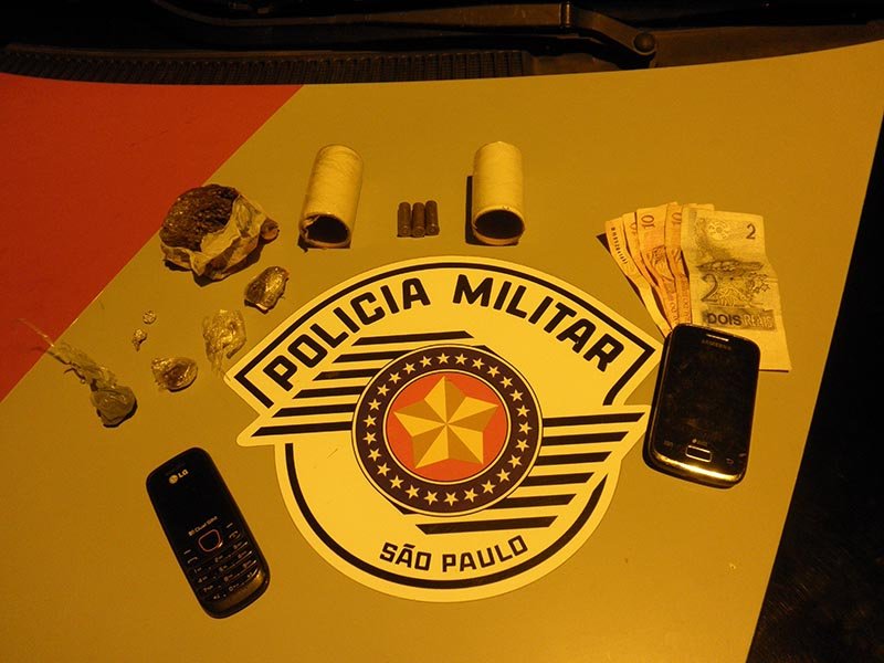 PM prende jovem acusado de tráfico de entorpecentes