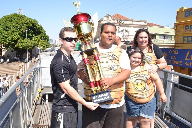 Apae Folia marca abertura de atividades da entidade