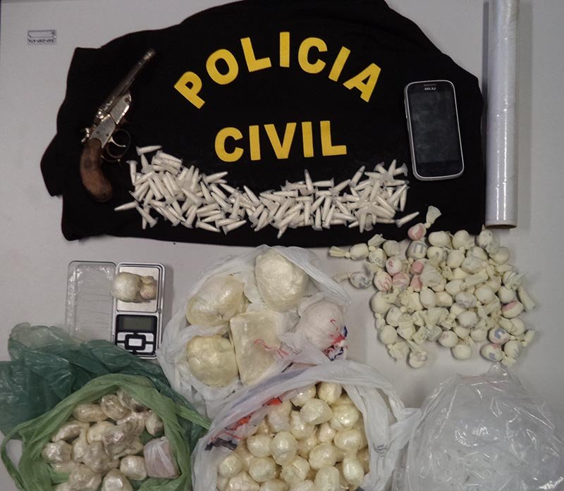 Polícia Civil apreende quase dois quilos de cocaína