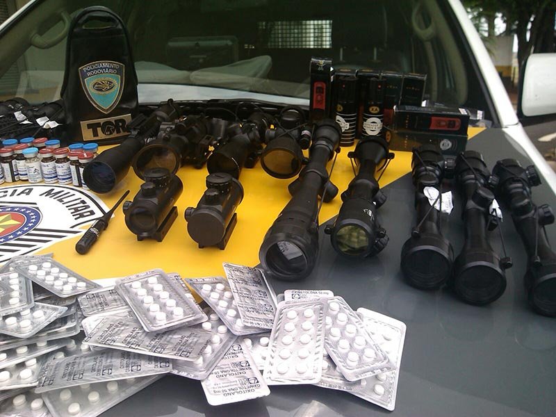 Policiais apreendem mercadorias contrabandeadas