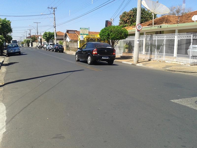 Vereadores defendem ações para controle de velocidade