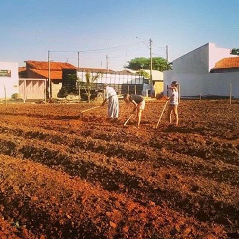 Moradores do Jardim Tinô recebem Horta Comunitária hoje