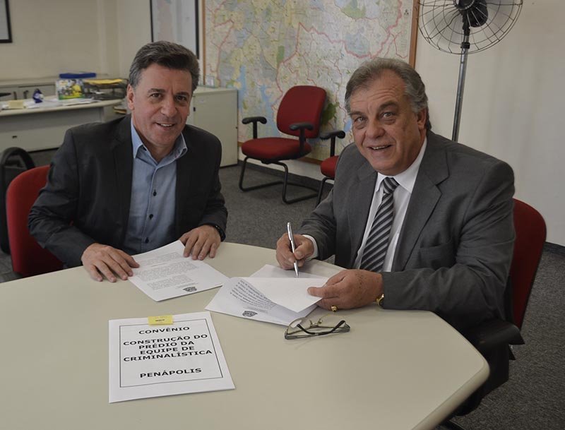 Prefeito assina liberação de R$ 50 mil para Instituto de Criminalística