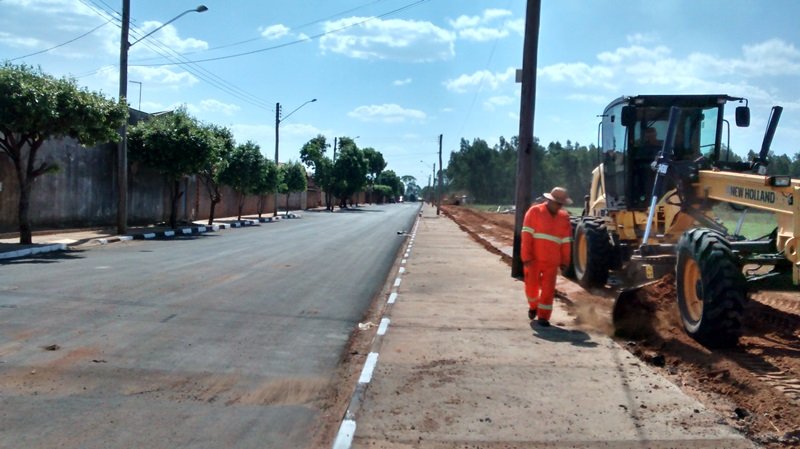 Fim das obras de pavimentação e sinalização na avenida Lino Gruppo 