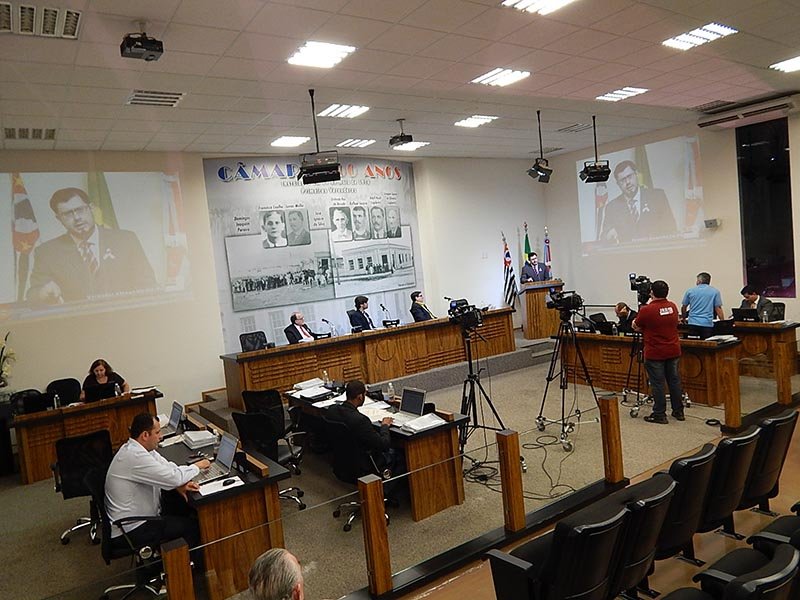 Câmara vota projeto para pagamento de tributos em parcela única