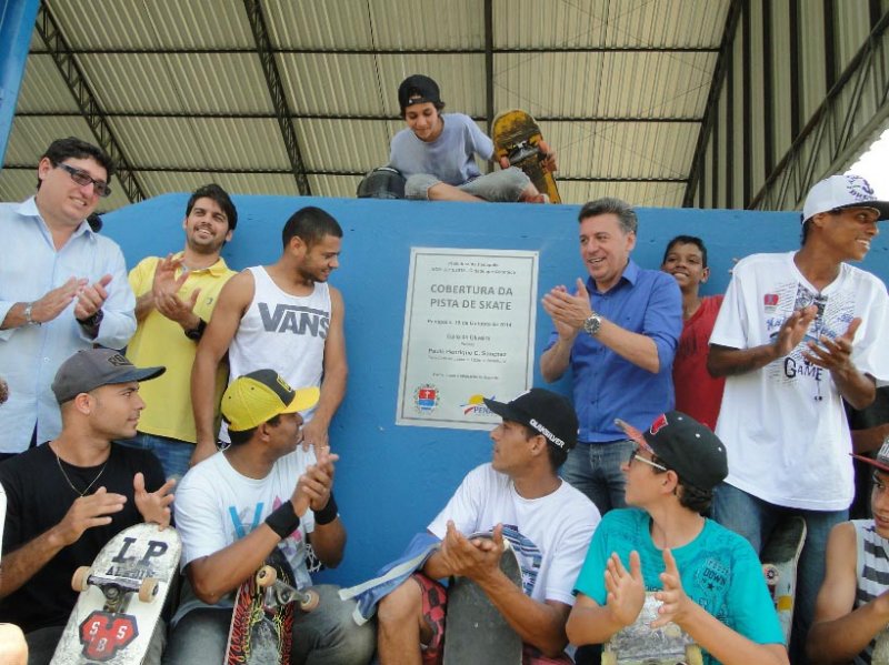 Praticantes aprovam cobertura da pista de skate