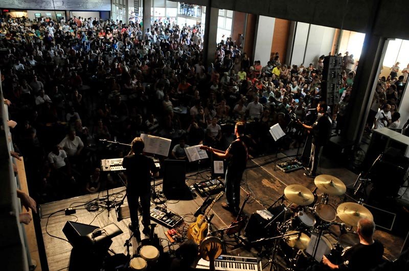 Hoje tem show do “Beatles Again” na Praça Carlos Sampaio