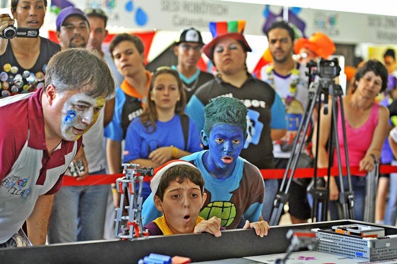 Alunos de Penápolis participam do Torneio Sesi de robótica