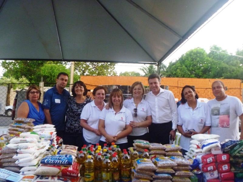 Fundo Social arrecada 1 tonelada de alimento em evento religioso