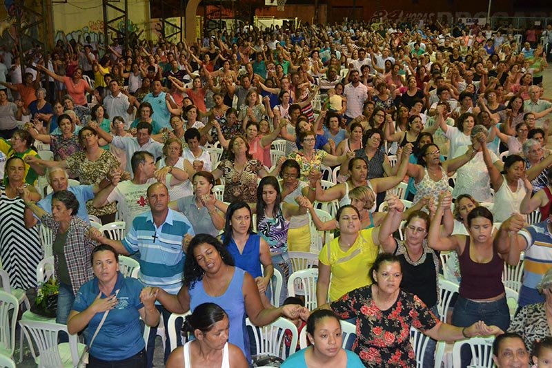 Fiéis católicos se reúnem no 6º Abra-te à Restauração