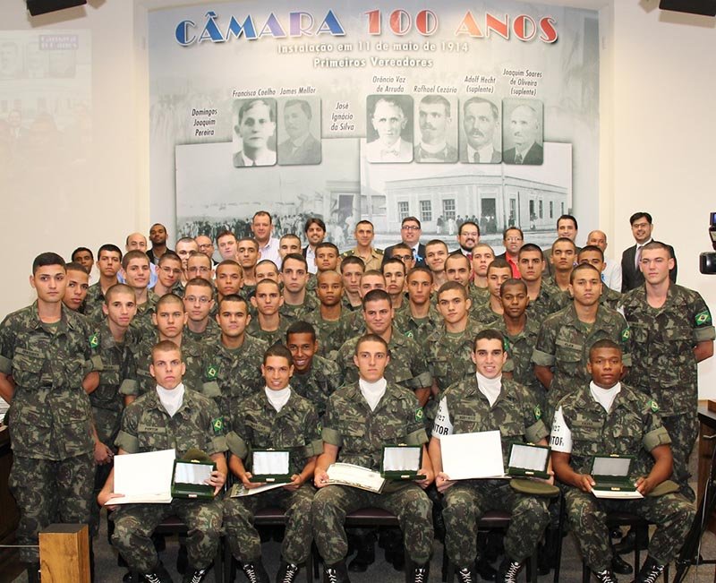 TG: Câmara Municipal homenageia “Atiradores de Destaque”