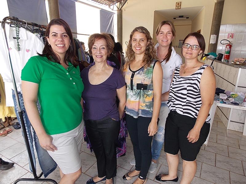 Brechó beneficente é promovido por mulheres do Rotary
