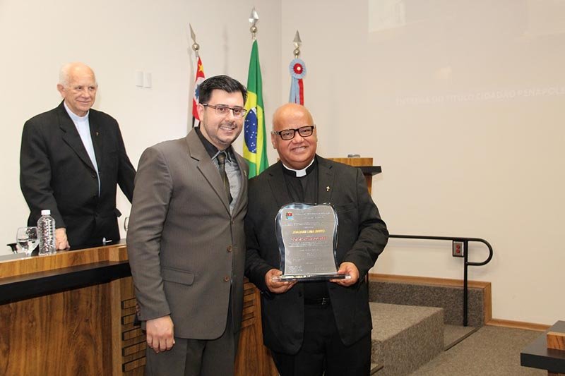 Padre Joaquim Lima Brito recebe título de Cidadão Penapolense