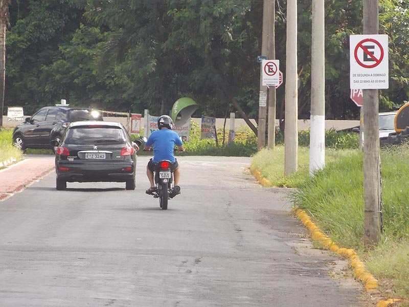 Estacionamento é restringido contra som alto