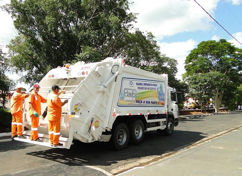 Daep adquire caminhão trucado para coleta de lixo domiciliar