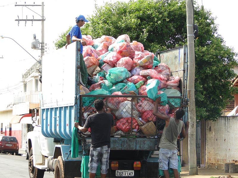 Produção de recicláveis aumenta com as festas de fim de ano e gera demanda recorde na Corpe