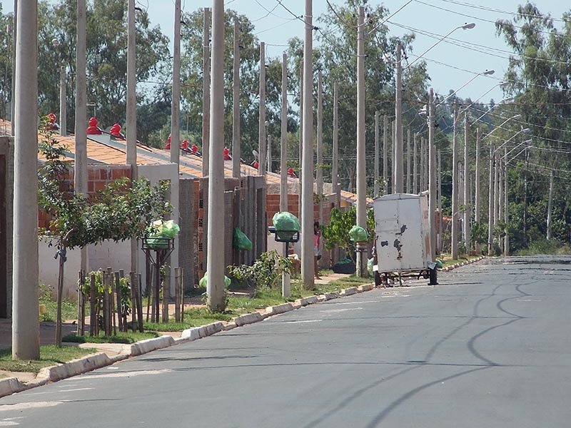 Telefones públicos estão se tornando “raros” na cidade