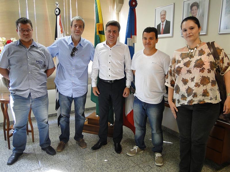 Novas Unidades: Assinada ordem de serviço para início das creches do Gimenes e Gualter Monteiro