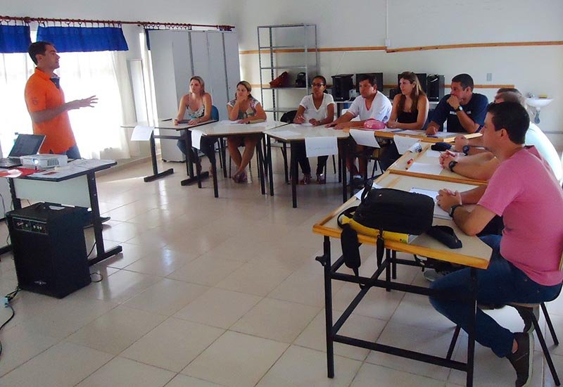 Educadores municipais participam de formação do Sesi