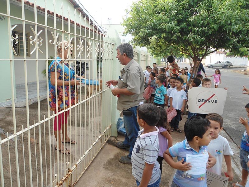 Dengue: Voluntários se unem ao poder público para combate