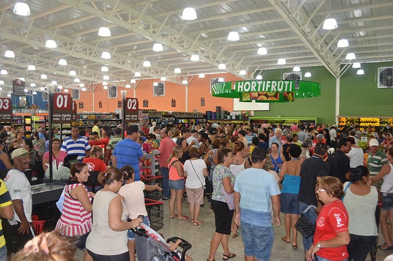 População prestigia novo Supermercado Eldorado