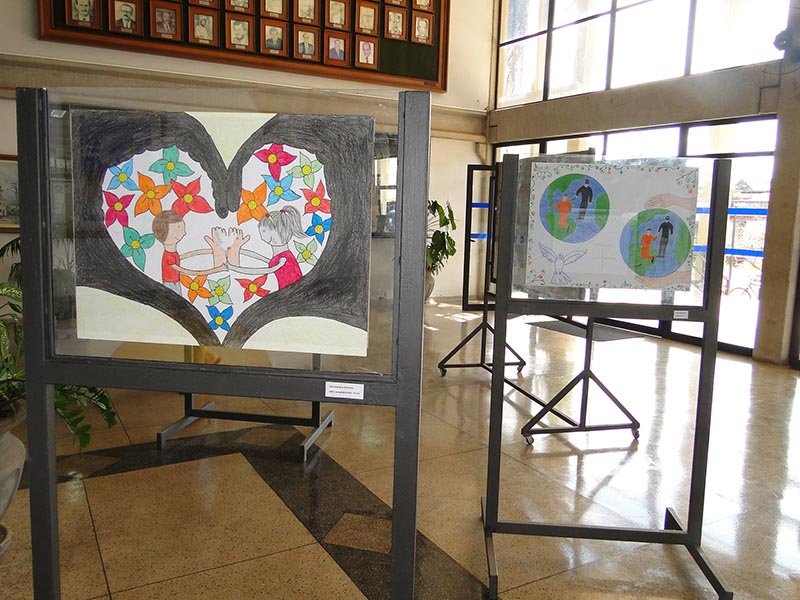 Paço Municipal recebe exposição de cartazes