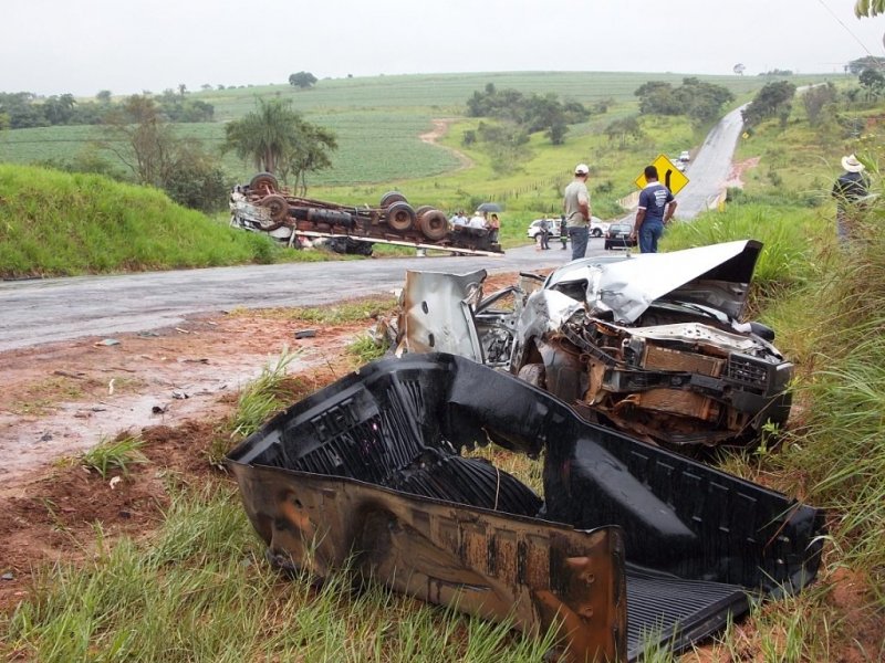 Mulher morre em acidente na rodovia