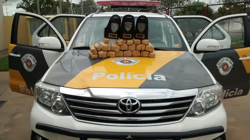 TOR encontra pasta base de cocaína escondida em carro