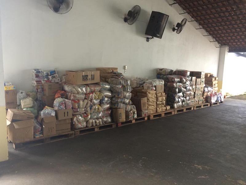 Arrastão solidário arrecada quase 5 toneladas de alimentos