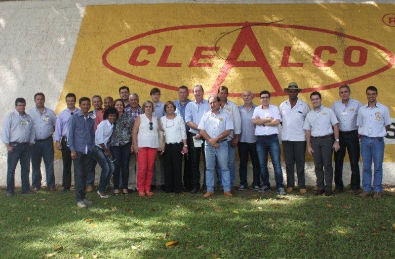 Prefeituras da região de Penápolis se reúnem com o Grupo Clealco
