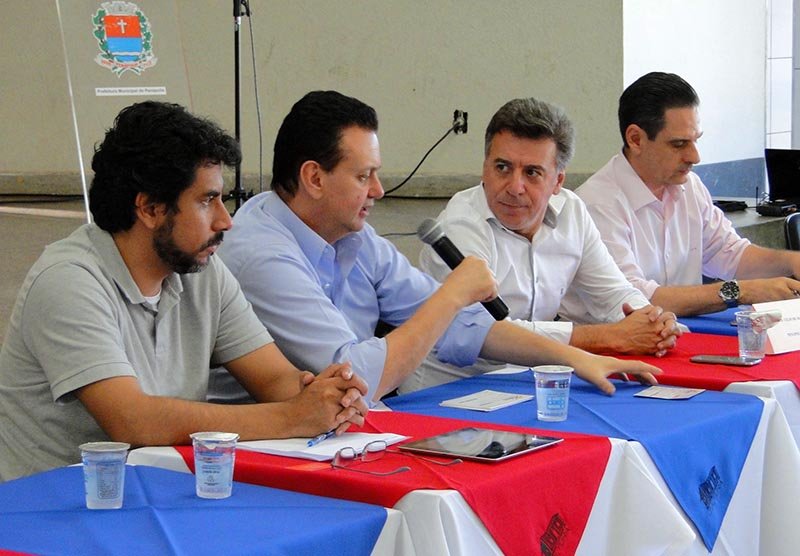 Kassab participa de encontro com prefeitos da região
