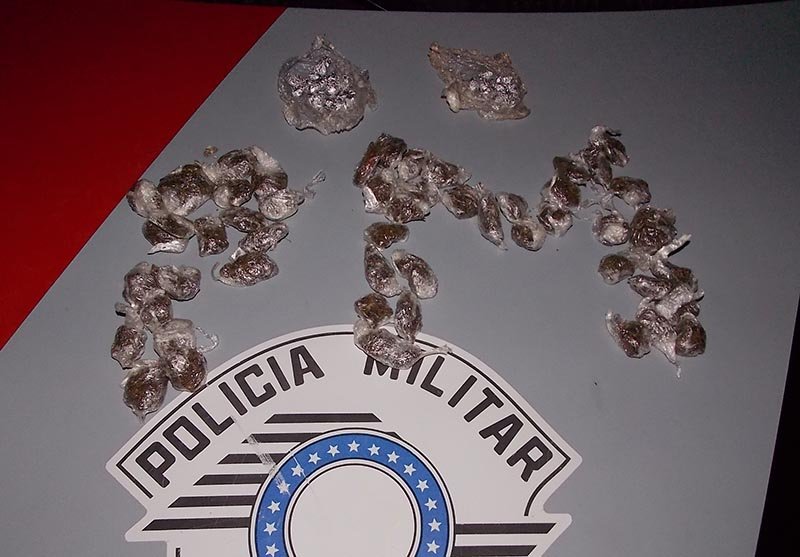 Polícia Militar flagra menor com maconha e crack no Jardim Pevi