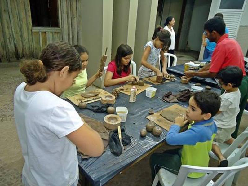 Oficina de Cerâmica é sucesso entre a garotada
