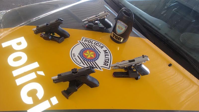 TOR prende dois homens com pistolas contrabandeadas