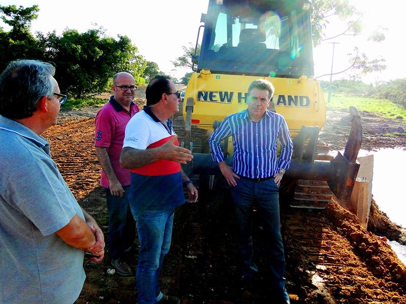 Estrada Rural Santa Vitória passa por obras de recuperação