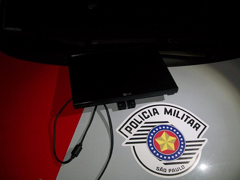 Jovem é preso acusado de furtar monitor