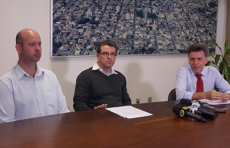 Prefeito Célio fala sobre hospital
