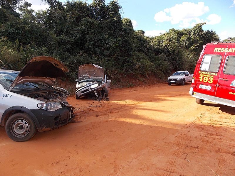 Três pessoas ficam feridas em acidente em Alto Alegre