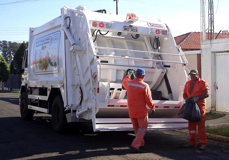 Nova caçamba compactadora está em atividade