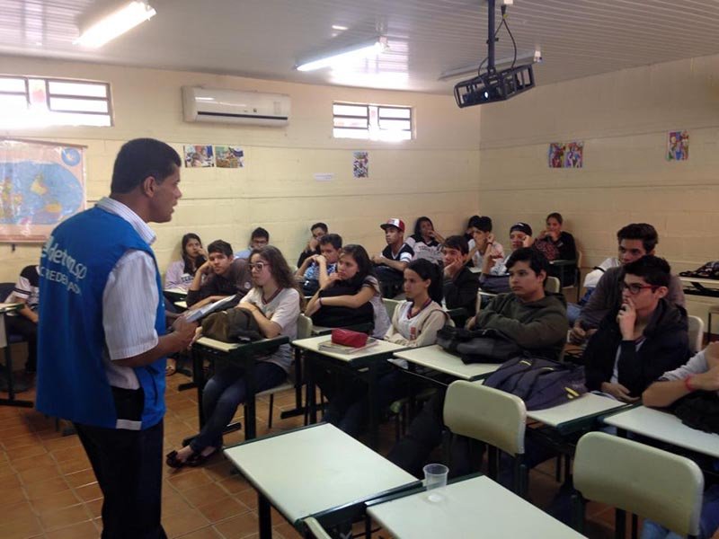 Projeto leva educação de trânsito para as escolas