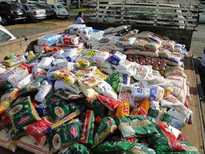 Grupo Missões Urbanas destina 1 tonelada de alimentos à Santa Casa