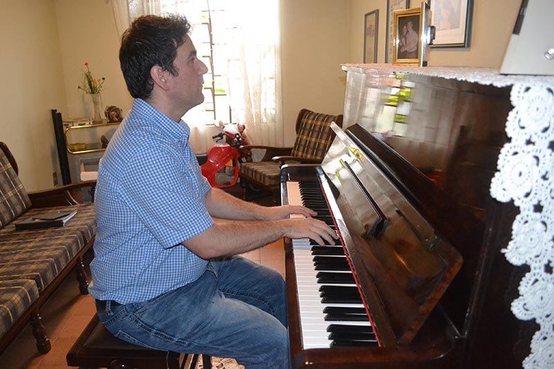 Pianista penapolense se destaca em apresentações