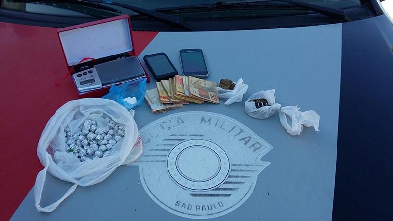 Policiais da Rocam prendem servente por tráfico no Pevi