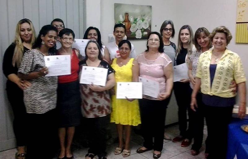 Fundo Social entrega certificado a alunas da Escola da Moda